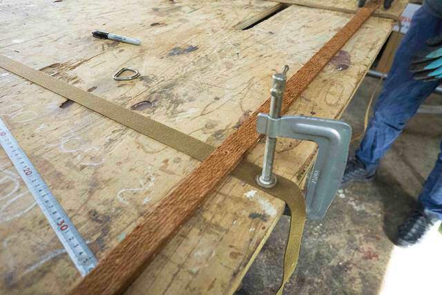 もっと自由に間取りを仕切る！古材とベルトで作るDIYパーテーション