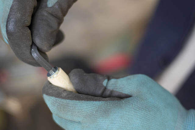 ブラケットいらずで突っ張れる!?デッドスペースを解消するウォールラック