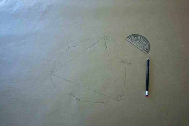 2本の真鍮で作る洒落顔DIY!インテリアを選ばず映えるプラントハンガー