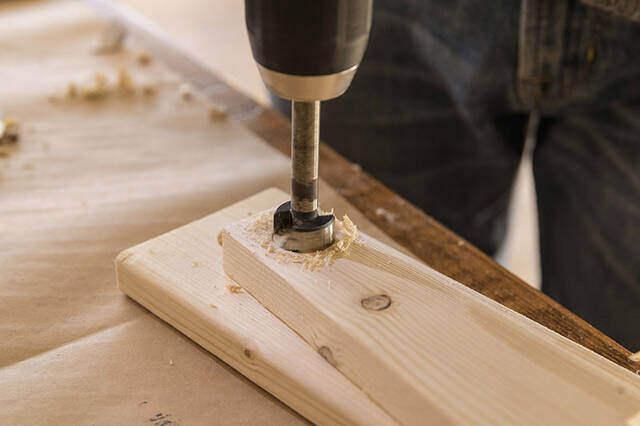 “歩くディスプレイ”なら模様替えし放題!機能性◎な開閉式ワゴンラックをDIY