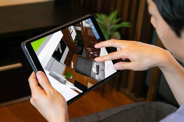 パーテーションで目を惹くデザインに！ラグジュアリーさを意識したリノベルーム