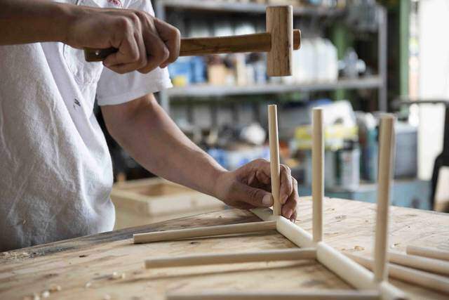 丸棒×セメントで作るDIY傘立て!自宅の玄関サイズにオーダーメイド