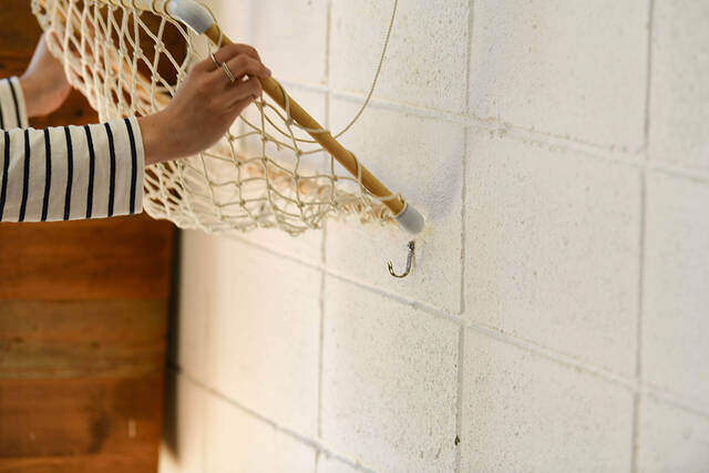 収納難民大歓喜!!コンパクト&便利な壁面収納を“アレ”で作る!