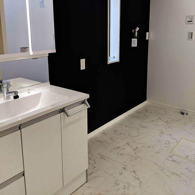 見た目も機能性も◎洗面所の床に最適なクッションフロア!