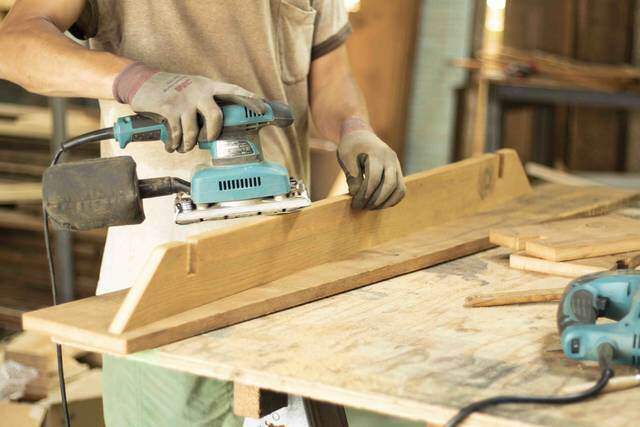 たった4枚の板でベンチが完成！侘び寂びを感じる和モダン家具