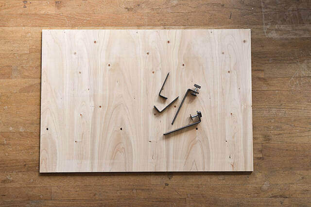 2枚の板がここまで化ける！“IKEAクランプ”を使った超簡単な壁掛けラックDIY