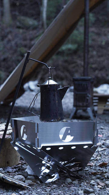 みんな待ってた！軽量・シンプルな焚き火台asimocraftsのtakibi_no_asi！