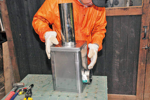 一斗缶&薪ストーブ用煙突で簡易型ロケットストーブを作る