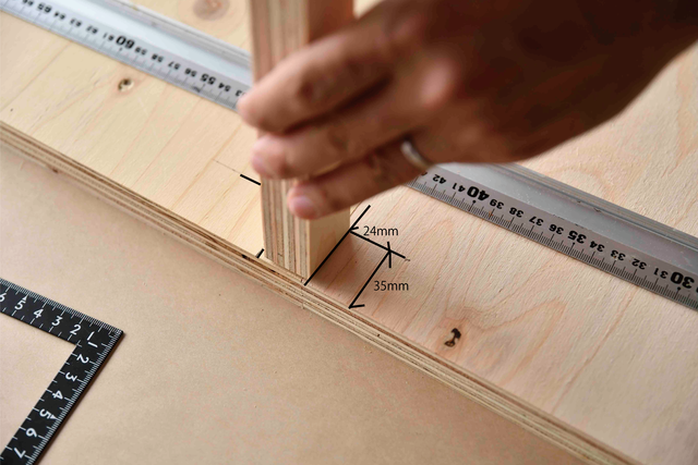 コードのゴチャつきスッキリ解決！収納上手なテレビ台をDIY！