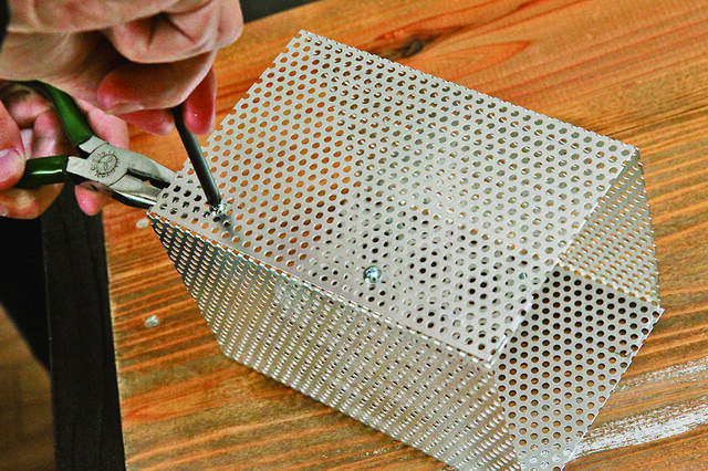 手回しで簡単焙煎!ボックス型ロースターをDIY!