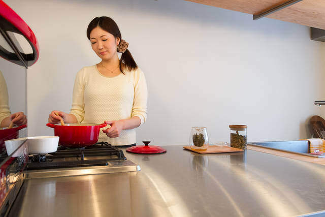 主役を務めるのはキッチン!リノベ部屋だからこそできる豊かな暮らし
