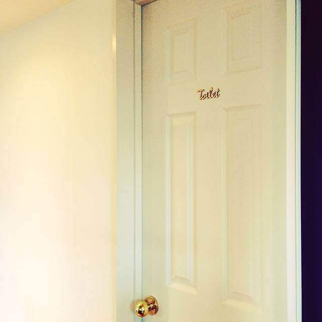 トイレをもっとオシャレに!ホテルライクな”高級感”を作る内装アイデア