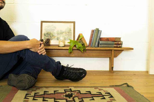 たった4枚の板でベンチが完成！侘び寂びを感じる和モダン家具