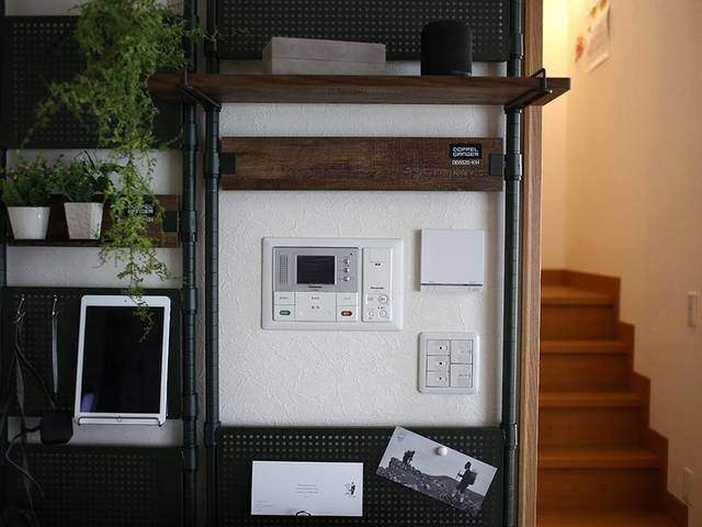 工具や専門知識はもういらない!“ハーフDIY”で場所を選ばず壁面収納を作ろう!