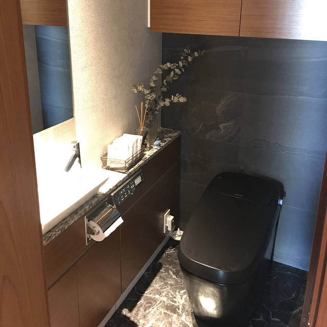 トイレをもっとオシャレに!ホテルライクな”高級感”を作る内装アイデア