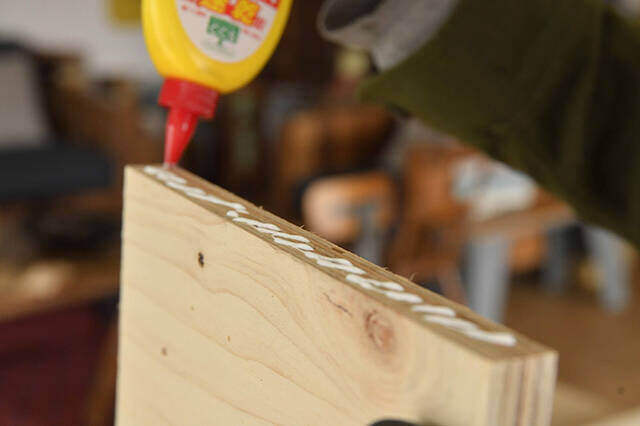 畳んで収納、開いてカフェに!収納力も抜群な移動式バタフライテーブルをDIY