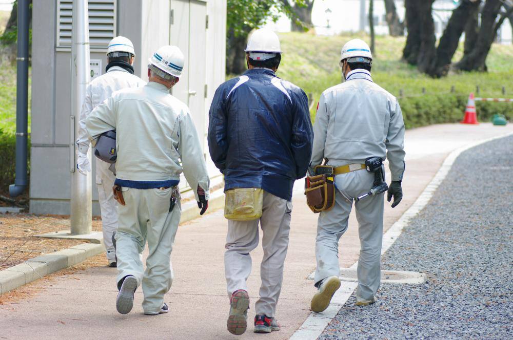 施工会社で働く職人の数が減少している