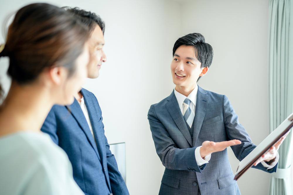 仲介会社は入居者の募集から契約までの手続きを行う