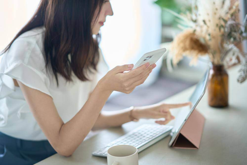 まずは、管理会社の電話番号を調べる