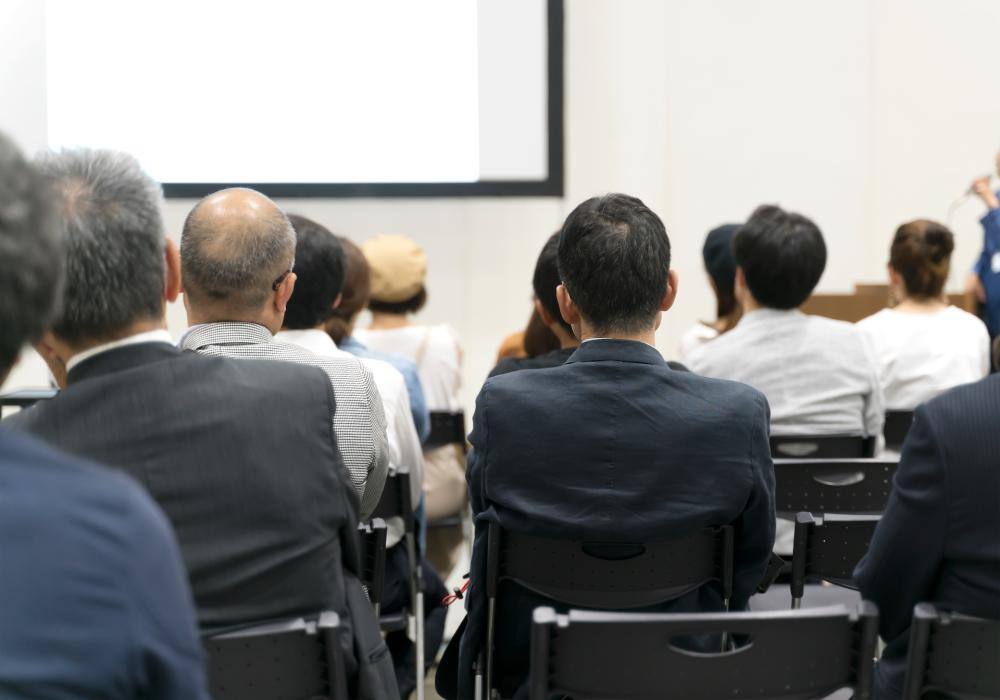 総会の招集や進行は多くの場合理事会の代表者である理事長の役目