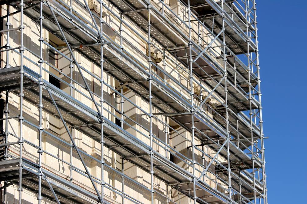 建て替えの多数決要件の緩和などが検討されている